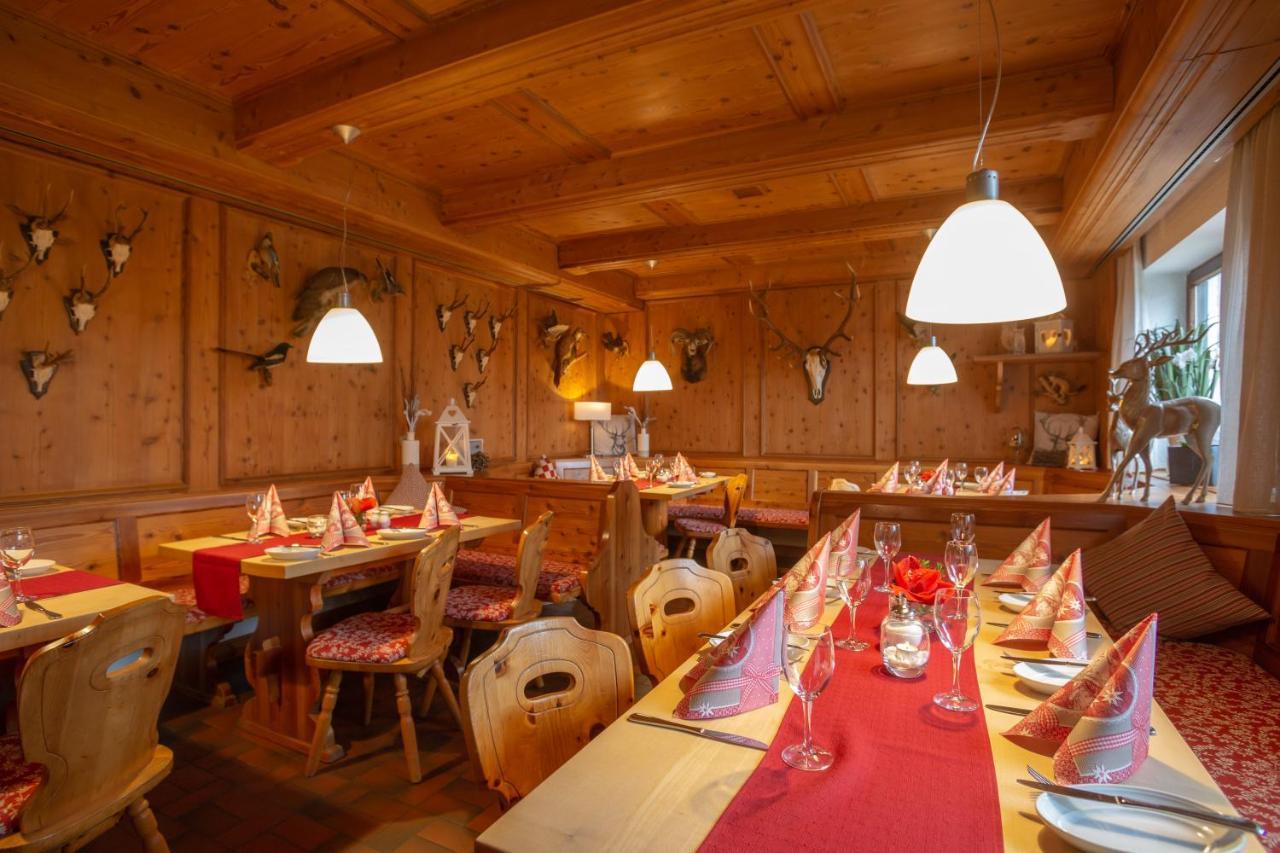 Landidyll Hotel Zum Alten Schloss Kirchensittenbach Exterior foto