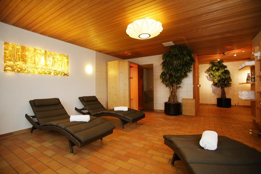 Landidyll Hotel Zum Alten Schloss Kirchensittenbach Zimmer foto