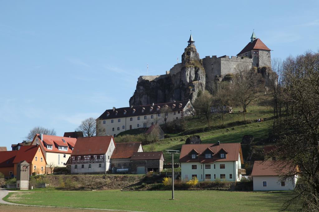 Landidyll Hotel Zum Alten Schloss Kirchensittenbach Exterior foto